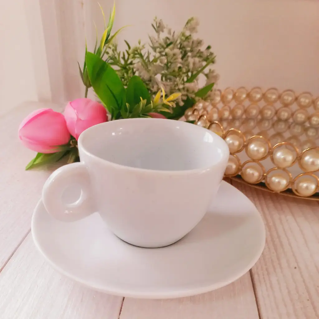 Xícaras + Pires {Locação}